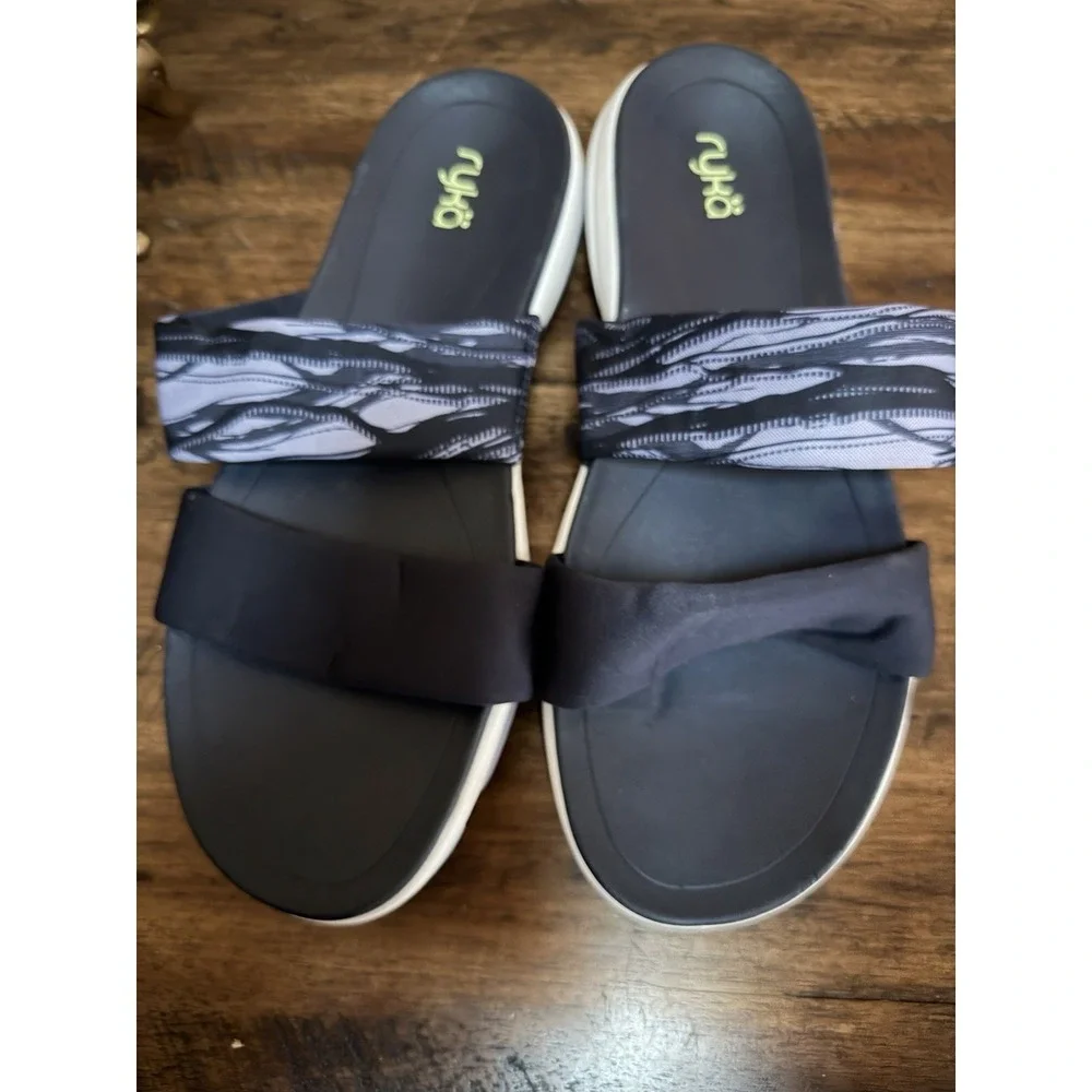 US Navy preowned excellent
